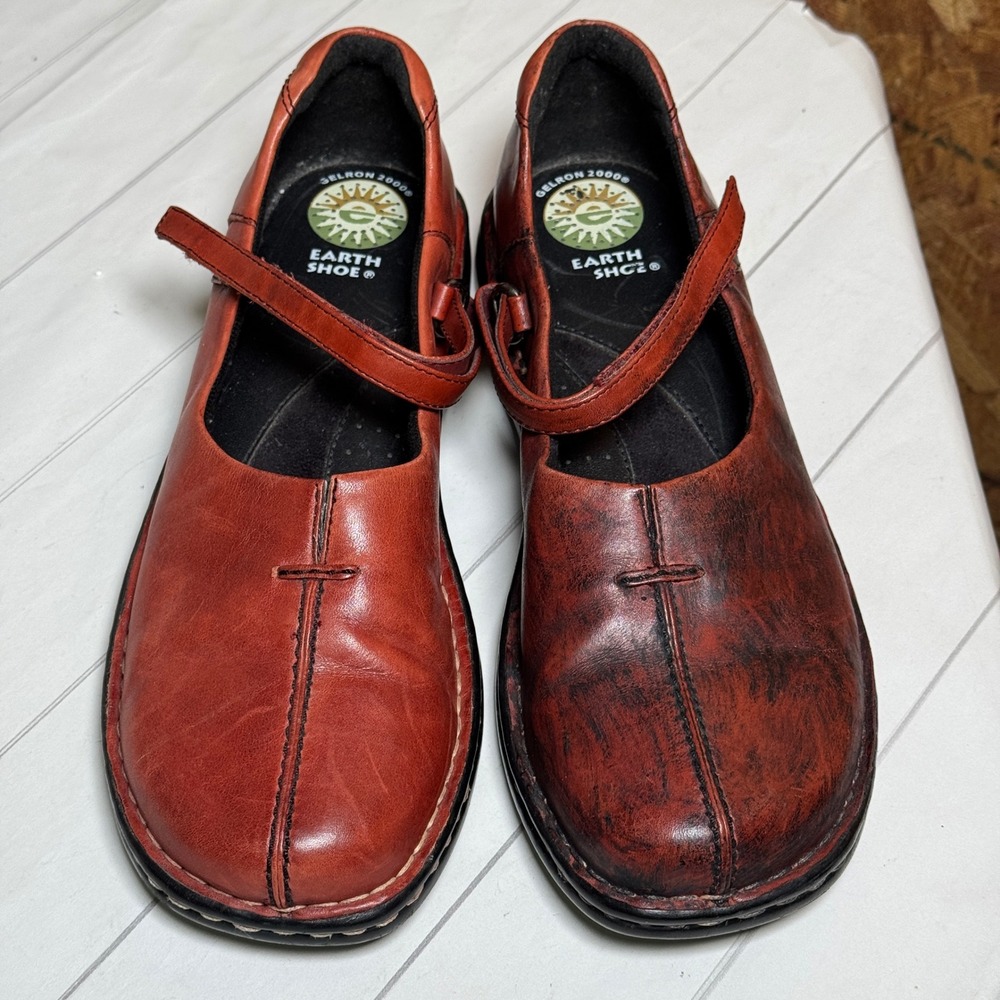 Earth Shoe Mary Jane's Clogs Red Leather Shoes Boho Cottage Minimalist size 9.5